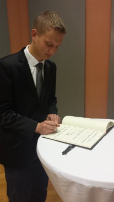 Jeder weiß "wo sein Auto steht", doch Steven pfeift darauf