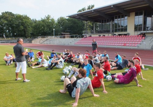I. und II. Männermannschaft beim gemeinsamen Aufgallopp