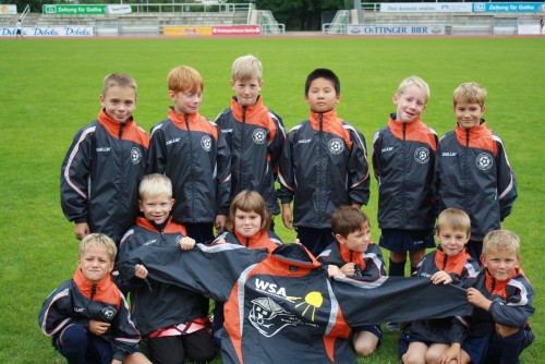 Neue Regenjacken für unsere F-Junioren