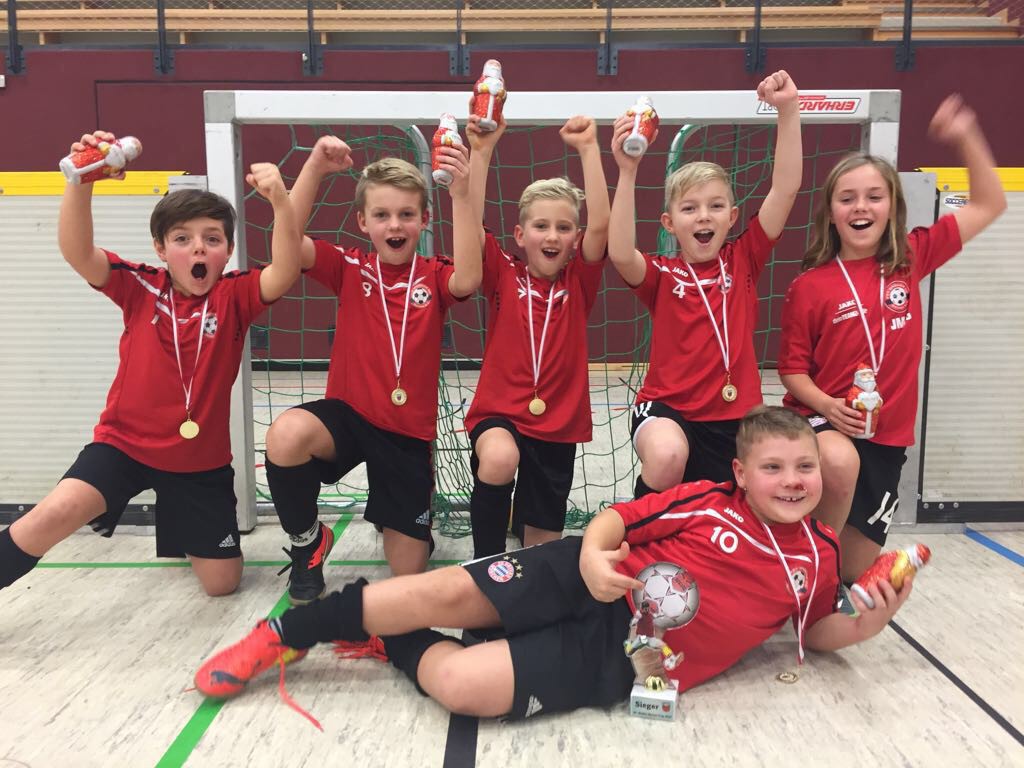 Weihnachtliche Bescherung beim Weihnachts-Soccer Cup 2017
