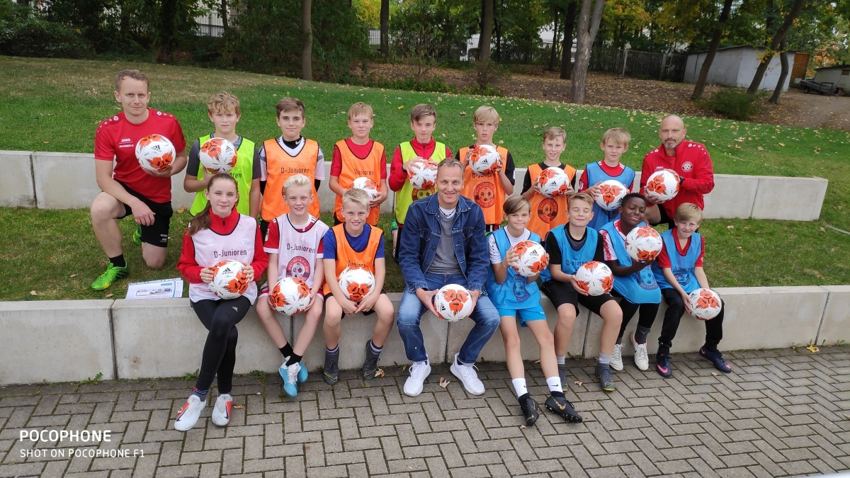 Neue Bälle für die ganze Mannschaft