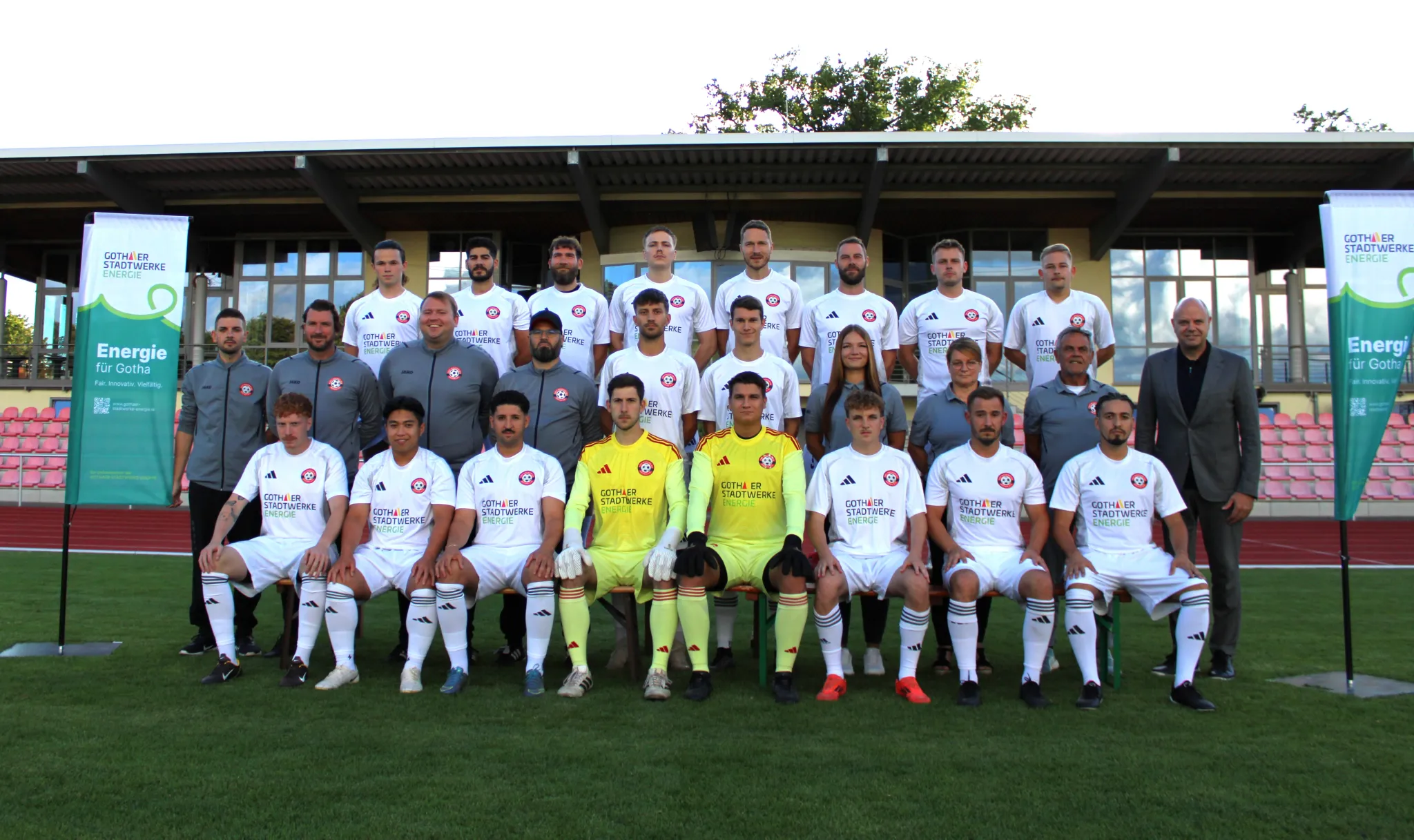 Offizielles Mannschaftsfoto der Saison 2025/26