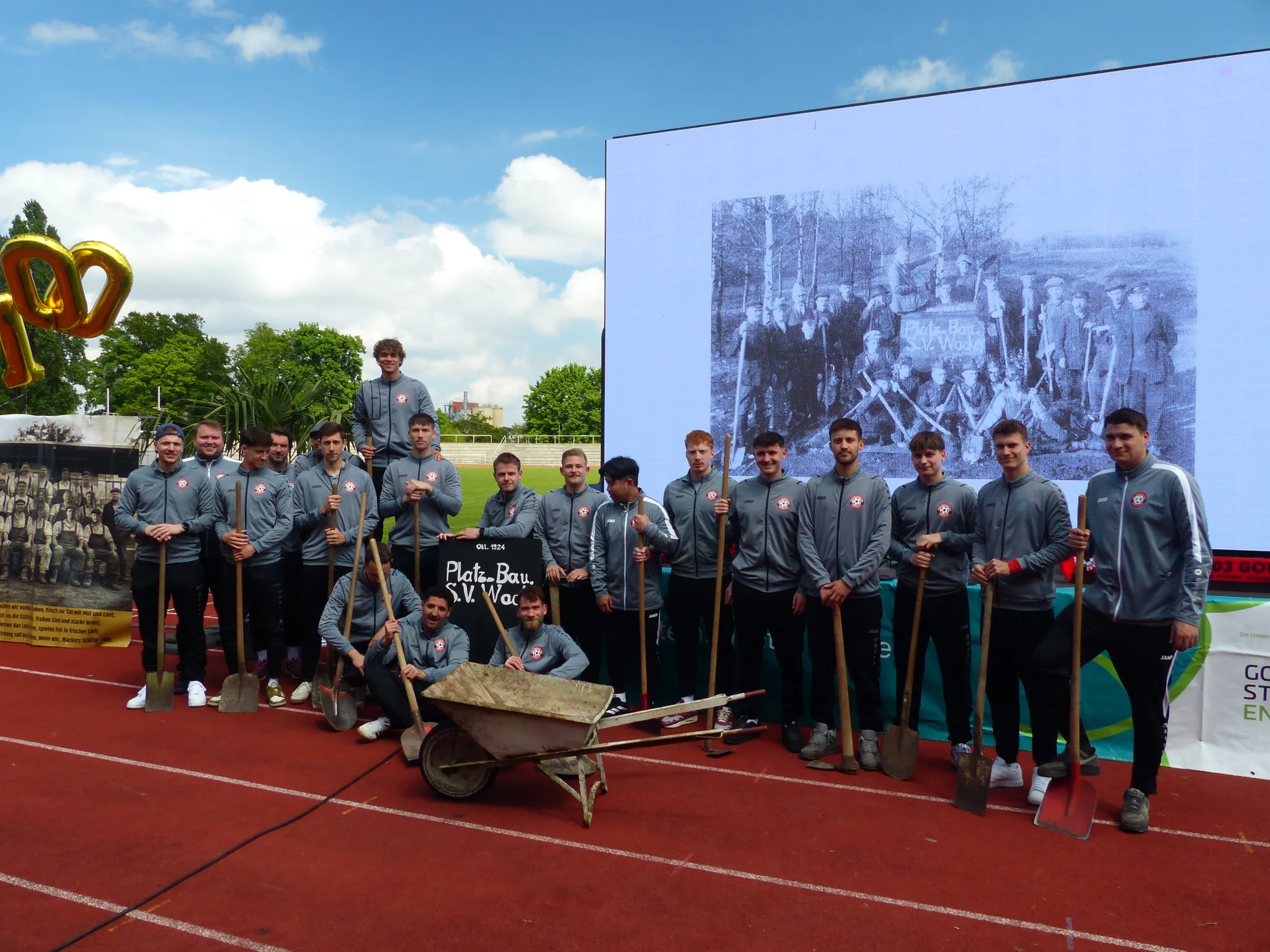 Wacker-Park feiert 100 Jahre und sieht Kantersieg gegen den Erlauer SV