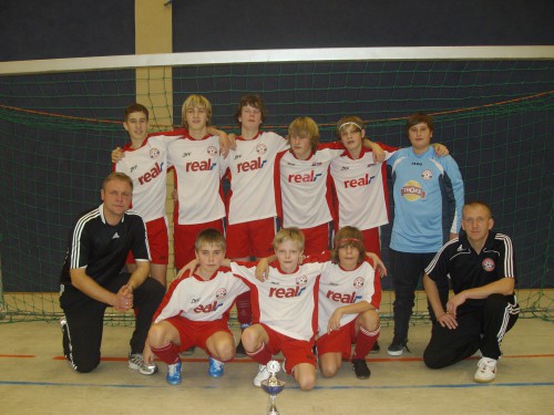 Guter Start unterm Hallendach