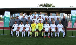 Offizielles Mannschaftsfoto der Saison 2025/26