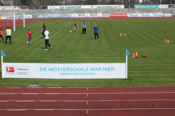 Die Meisterschale im Volkspark-Stadion