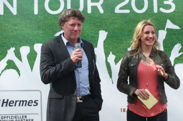 Die Meisterschale im Volkspark-Stadion